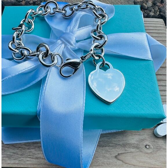 Tiffany & Co Heart Tag Bracelet in Silver, 7.5" - Picture 1 of 6